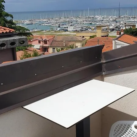 Sea View Laguna 11 *